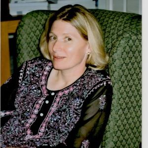 Meet your Posher, Lara